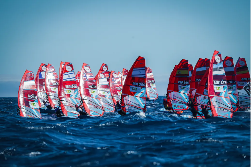 Unstable breeze brings qualification series to a close